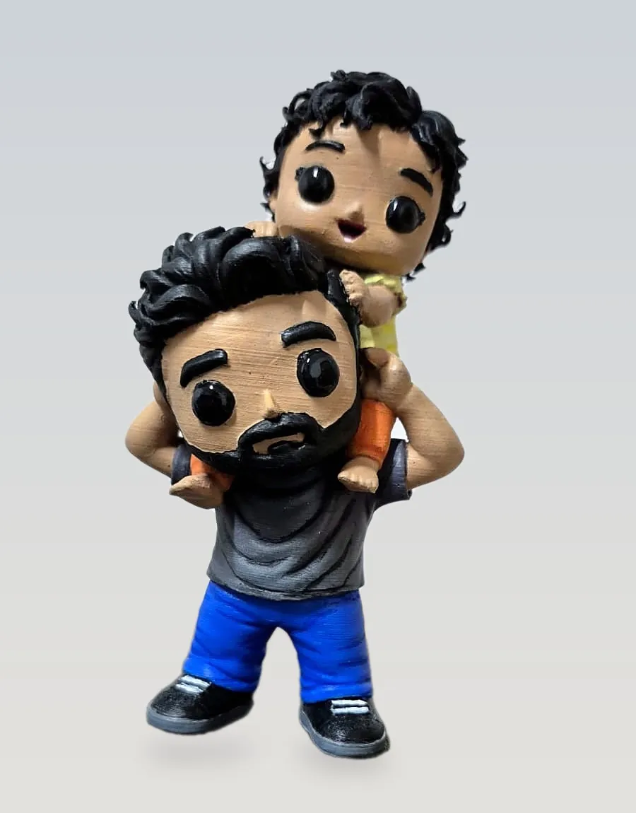 Boneco personalizado de um pai de barba com a filha sentada nos ombros